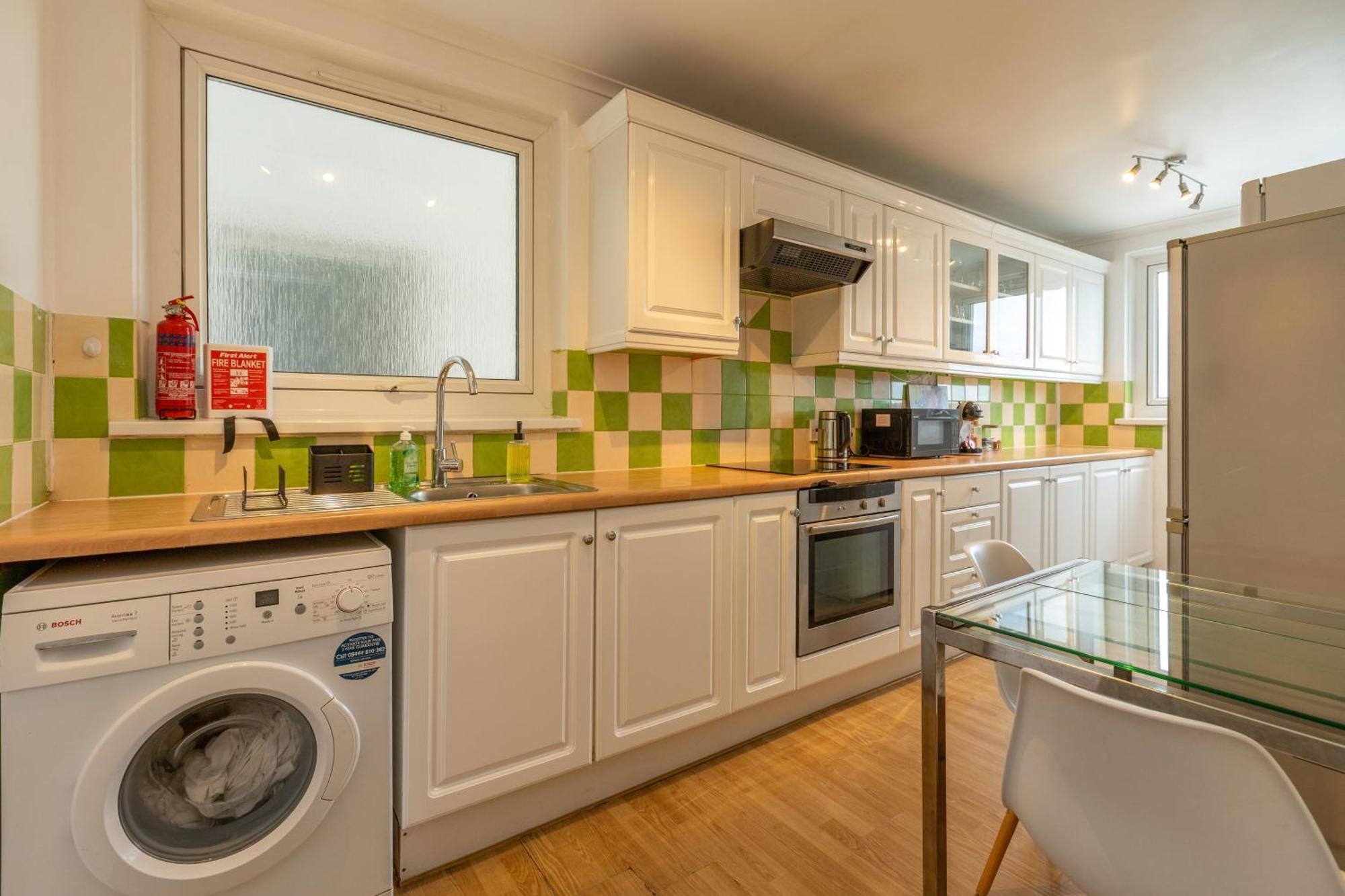 City View Apartments - Bow Лондон Екстер'єр фото