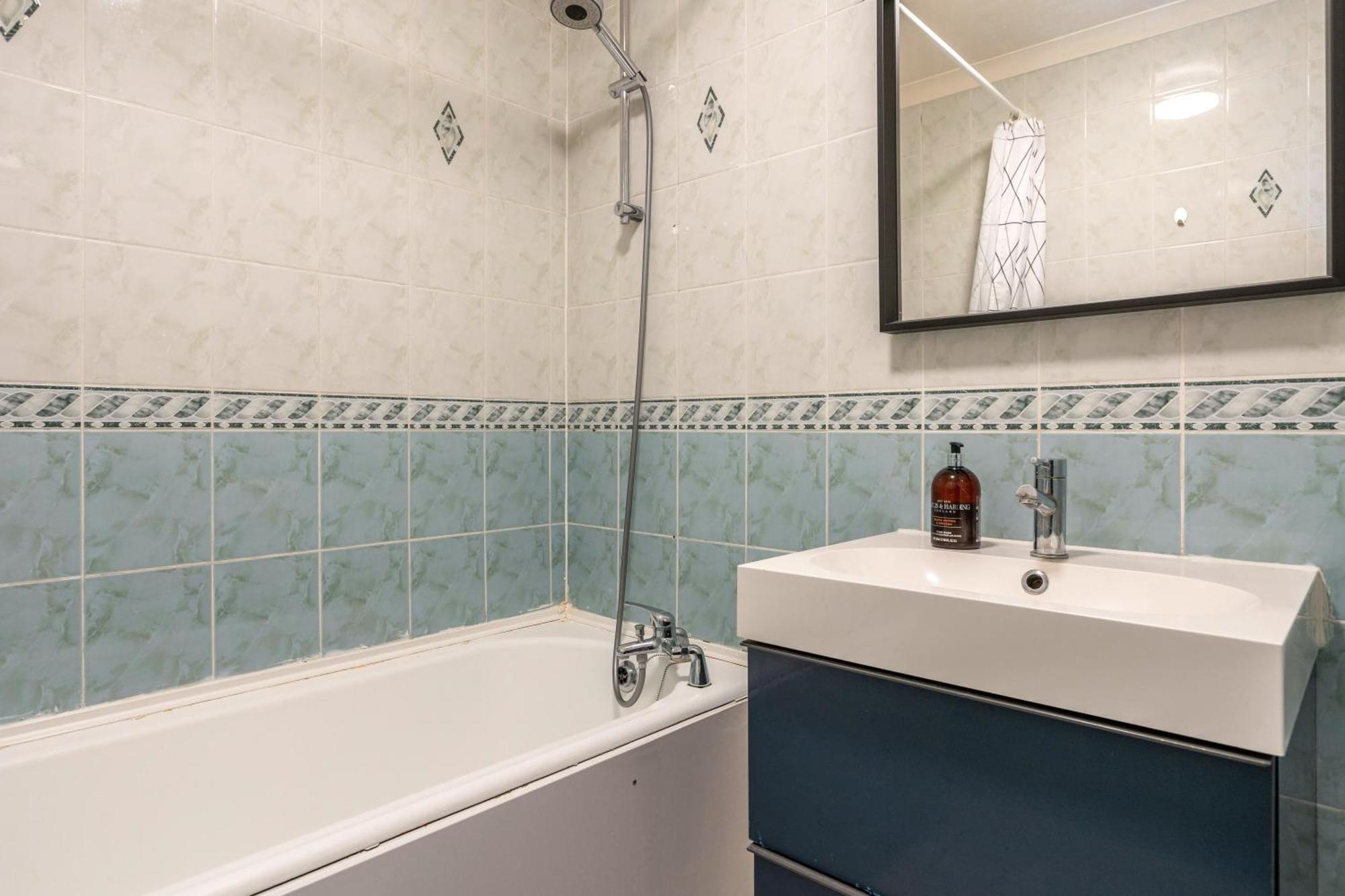 City View Apartments - Bow Лондон Екстер'єр фото